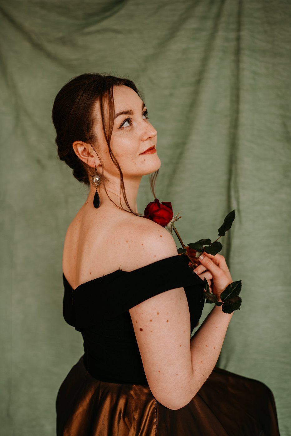 Portret z czerwona roza